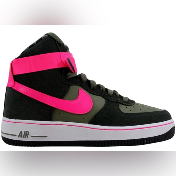 Nike Camouflage Sneakers with Pink Highlights - Picture 1 of 9